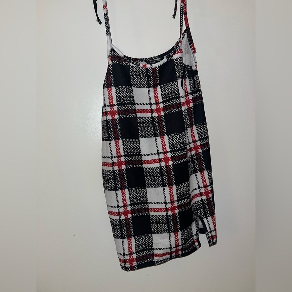 Dress. - Picture 2 of 2